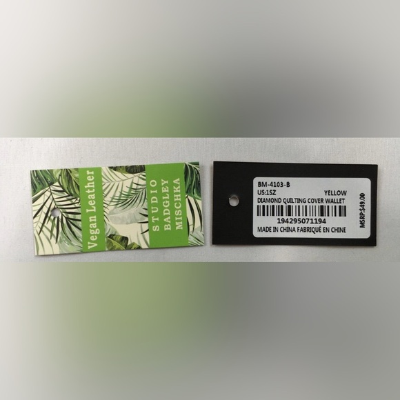 Badgley Mischka Purse Diamond Quilting Cover Wallet Vegan Leather - MSRP $49 - Picture 4 of 4